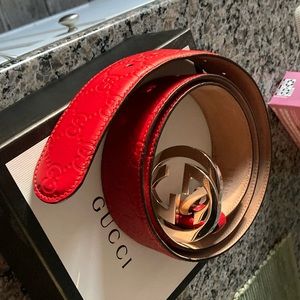New mens Guccis belt size 38 comes with box